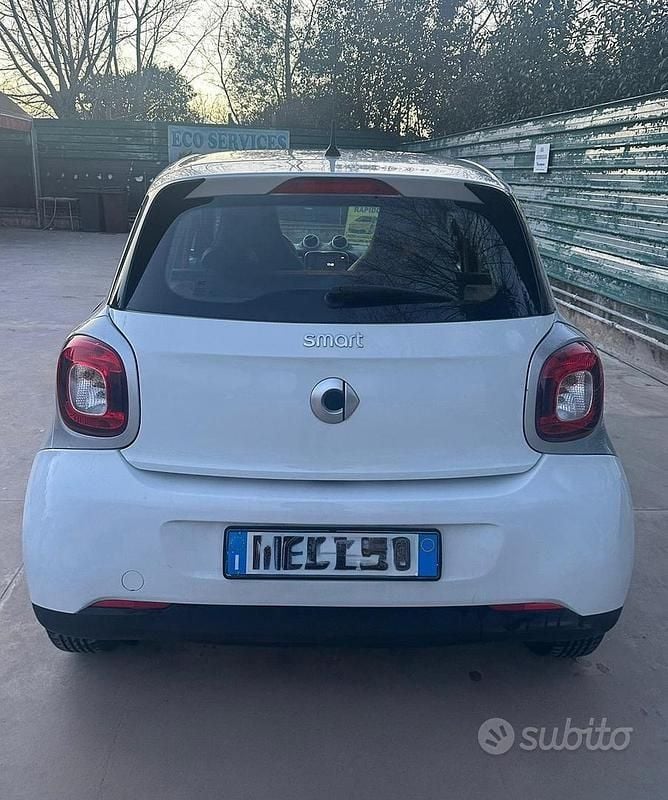 Usata Smart ForFour 71 CV (52 kW) 2017 Utilitaria