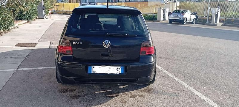 Usata VW Golf IV Highline 105 CV (77 kW) 2003 Nero Berlina