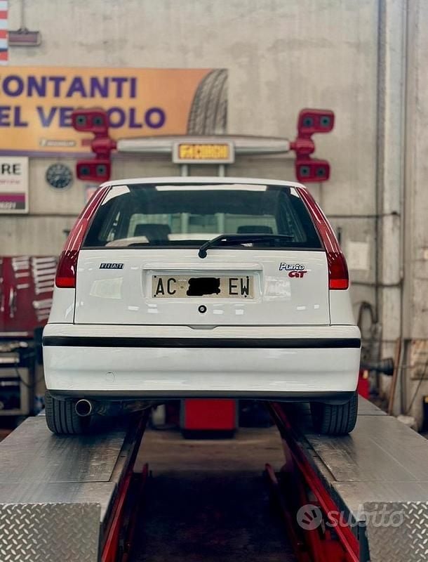 Usata Fiat Punto 133 CV (97 kW) 1994 Berlina