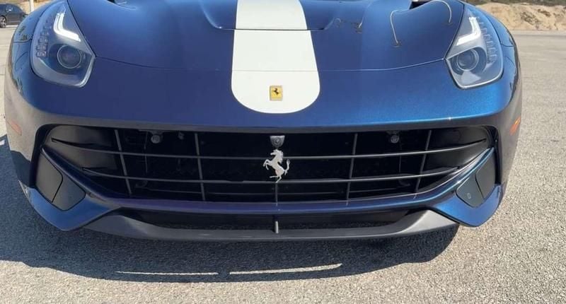 Usata Ferrari F12 741 CV (545 kW) 2017 Blu/azzurro Coupé
