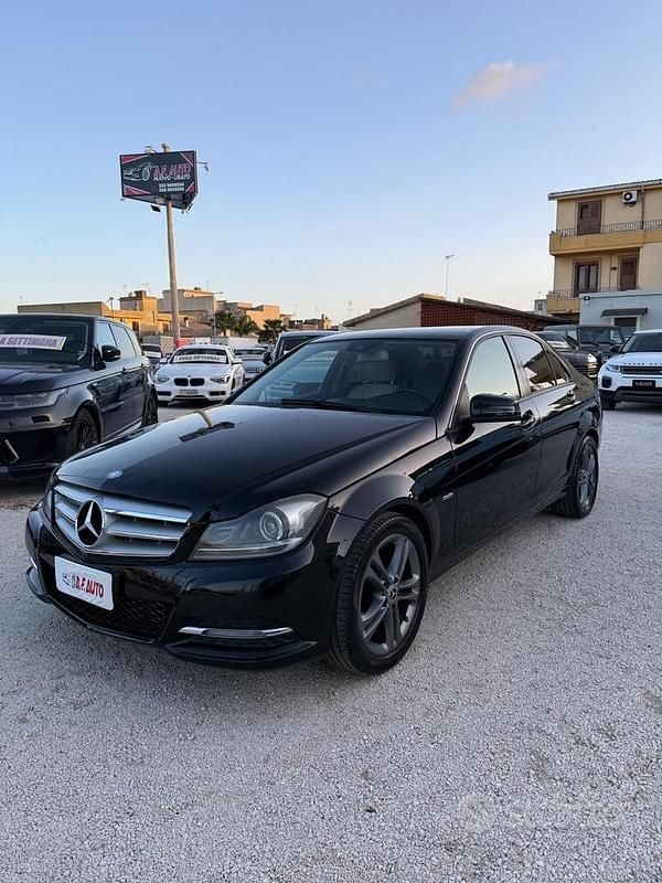 Usata Mercedes C200 Avantgarde 200 CV (147 kW) 2012 Nero Berlina