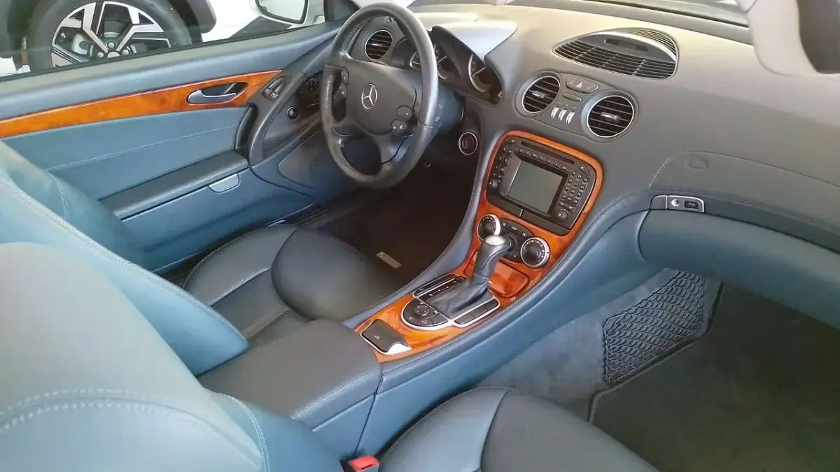 Usata Mercedes SL350 245 CV (180 kW) 2006 Argento Cabrio