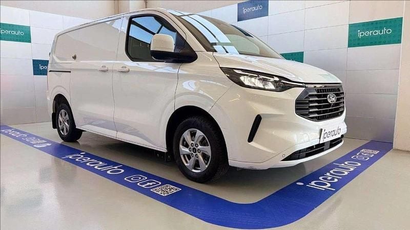 Usata Ford Transit Custom Titanium 136 CV (100 kW) 2024 Bianco pastello Furgone