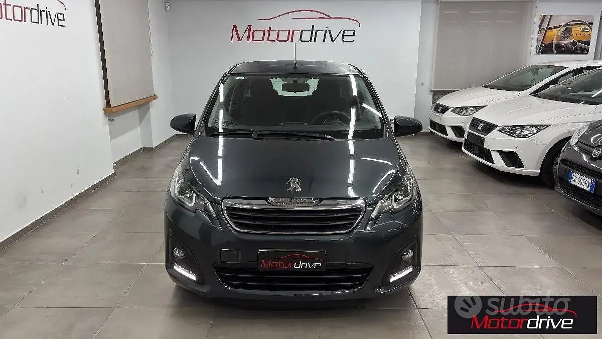 Usata Peugeot 108 Allure 72 CV (52 kW) 2021 Grigio Berlina