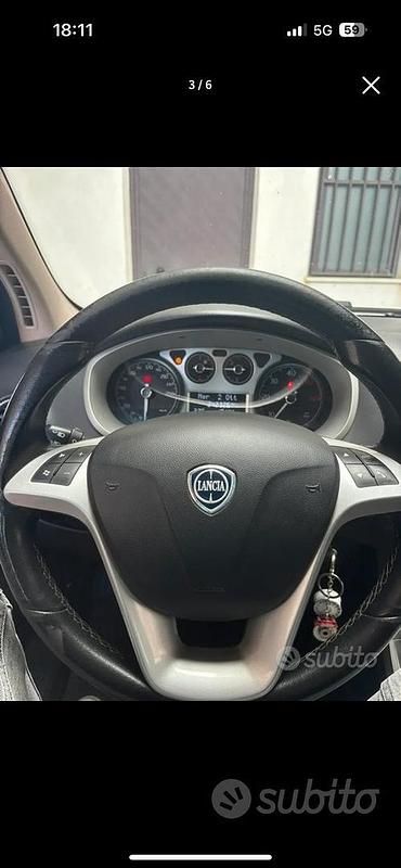 Usata Lancia Delta 120 CV (88 kW) 2011 Nero Utilitaria