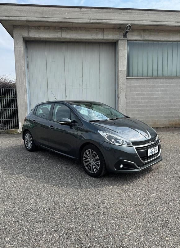 Usata Peugeot 208 82 CV (60 kW) 2016 Grigio Utilitaria