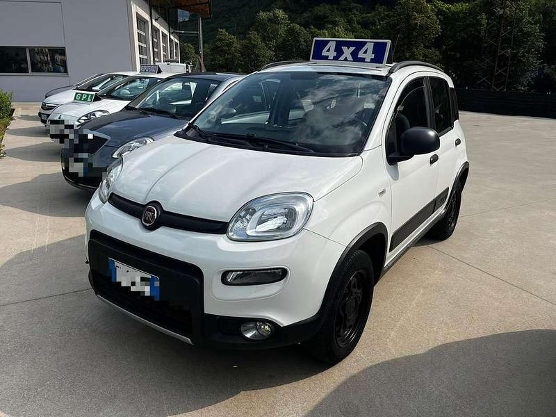 Usata Fiat Panda 4x4 S 86 CV (63 kW) 2019 Bianco Utilitaria