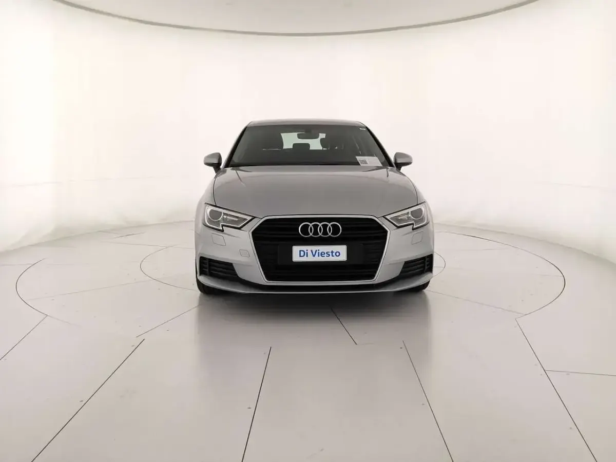 Usata Audi A3 Business 116 CV (85 kW) 2019 Argento Berlina