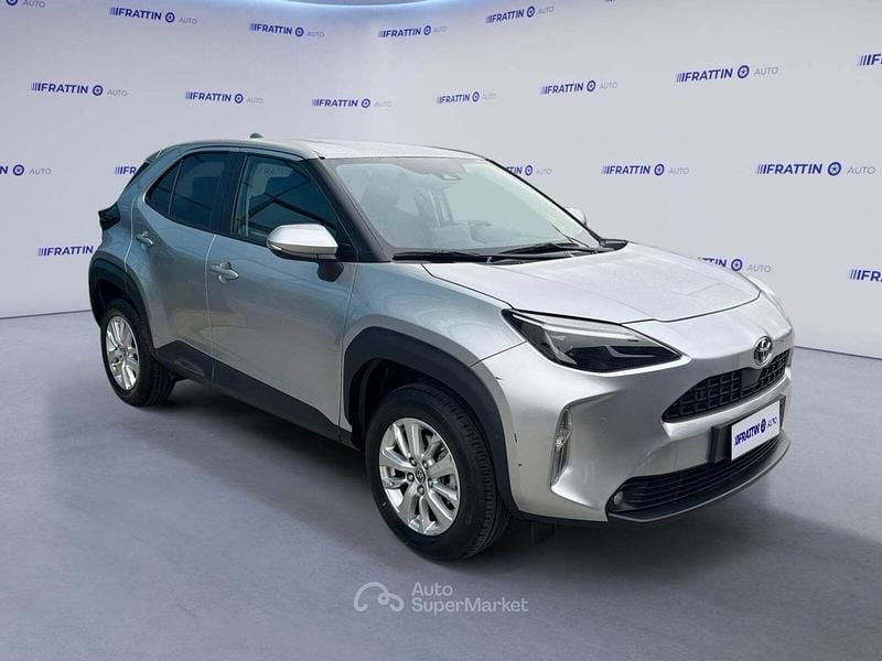 Usata Toyota Yaris Cross Business Edition 92 CV (67 kW) 2025 Argento SUV