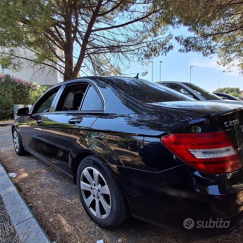 Usata Mercedes C200 184 CV (135 kW) 2013 Nero Berlina
