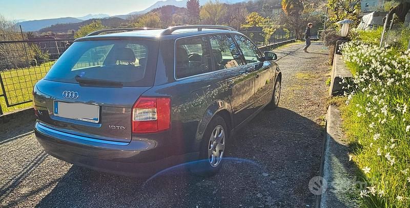 Usata Audi A4 131 CV (96 kW) 2003 Grigio Station wagon