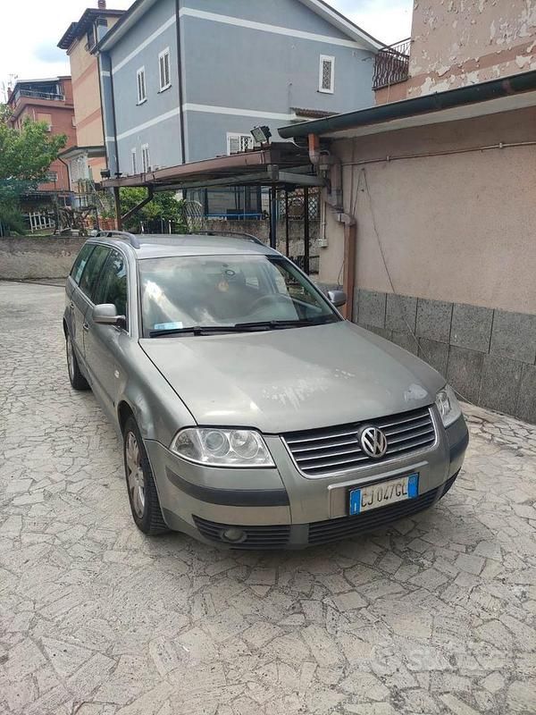 Grigio Usata 2002 VW Passat Station wagon | 1400 € (Ottimo prezzo) - Immagine 1/4