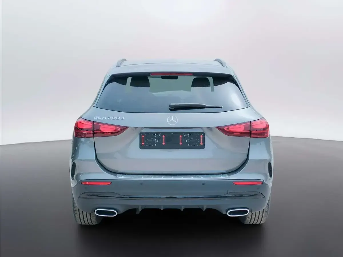 Nuova Mercedes GLA200 150 CV (110 kW) 2026 Grigio montagna SUV