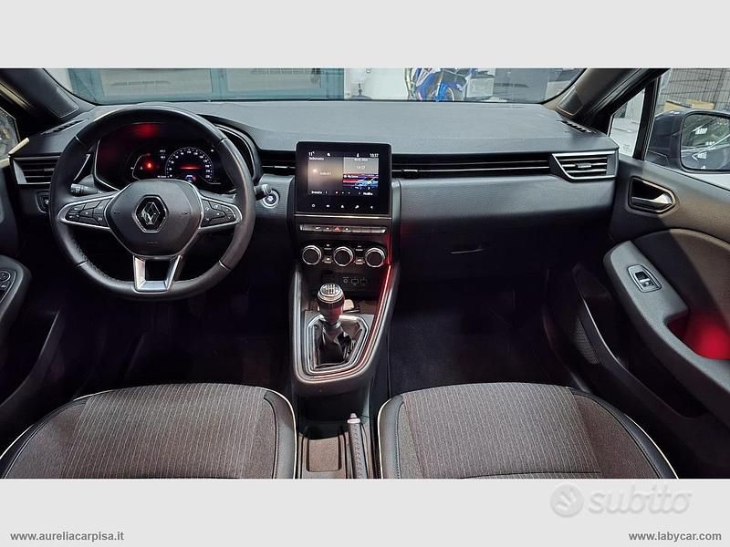 Usata Renault Clio V Intens 101 CV (74 kW) 2021 Grigio Berlina