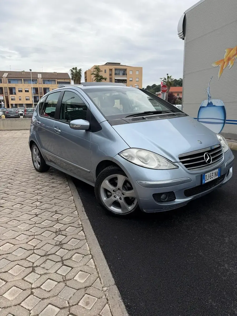 Käytetty Mercedes A150 Elegance 95 HP (69 kW) 2007 Hopea Sedan