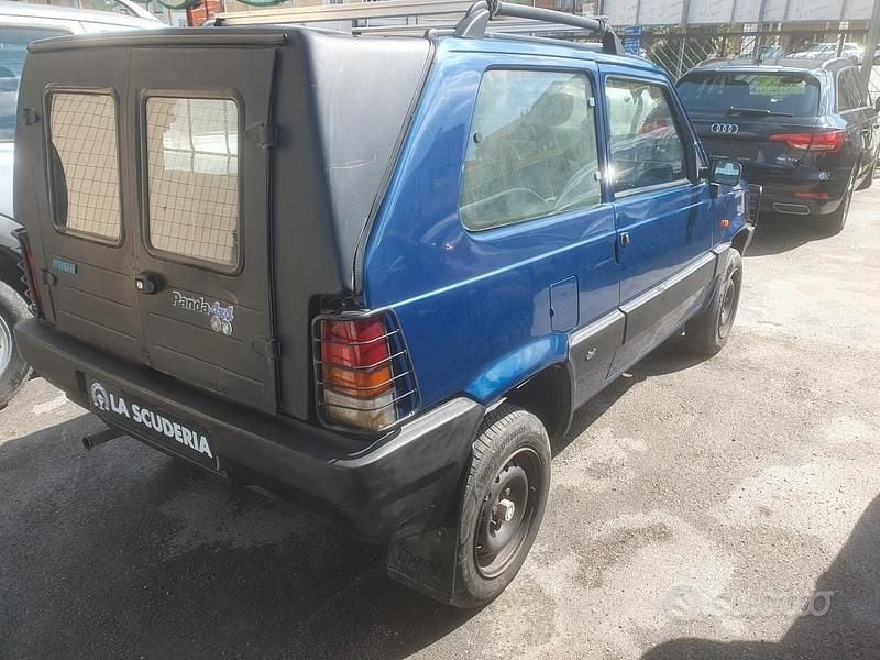 Usata Fiat Panda 4x4 Trekking 54 CV (39 kW) 2003 Blu Utilitaria
