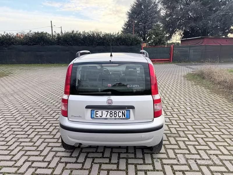 Usata Fiat Panda Emotion 69 CV (50 kW) 2011 Grigio Utilitaria