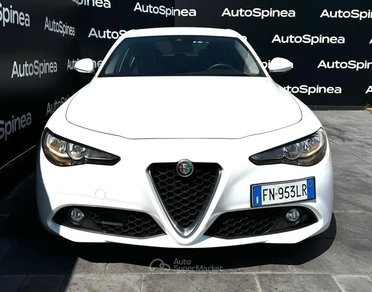 Usata Alfa Romeo Giulia 150 CV (110 kW) 2018 Bianco Berlina
