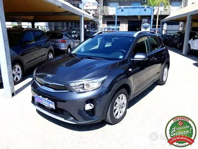 Usata Kia Stonic Style 110 CV (80 kW) 2018 Grigio SUV