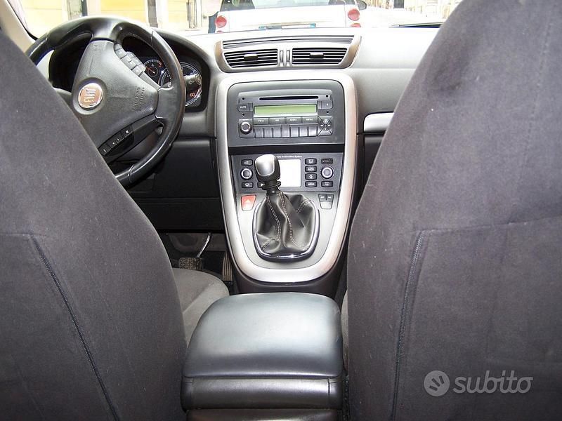 Usata Fiat Croma 150 CV (110 kW) 2009 Grigio Monovolume