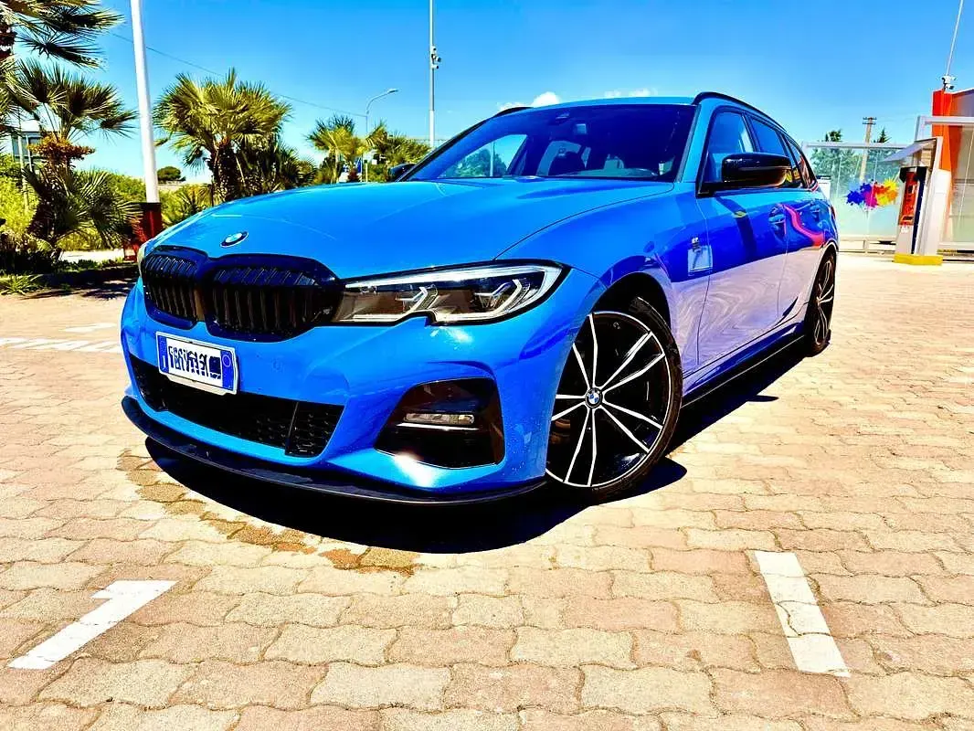 Usata BMW 318 M Sport 150 CV (110 kW) 2020 Blu/azzurro Station wagon