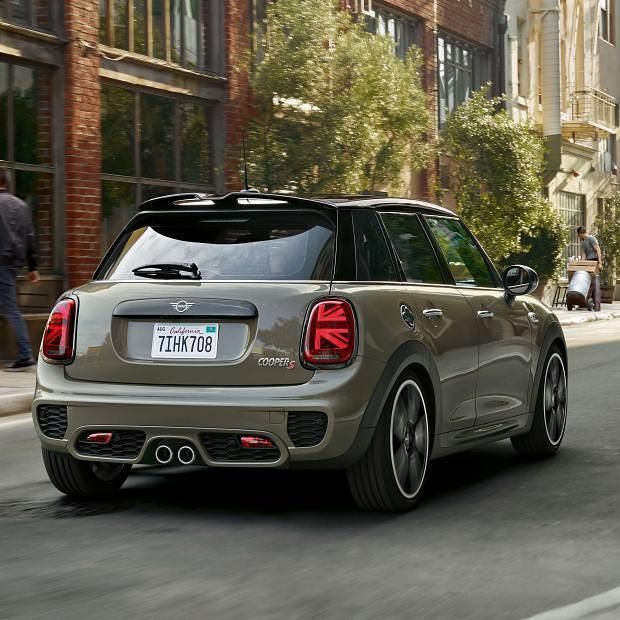 Usata Mini Cooper D Business 116 CV (85 kW) 2018 Grigio Utilitaria