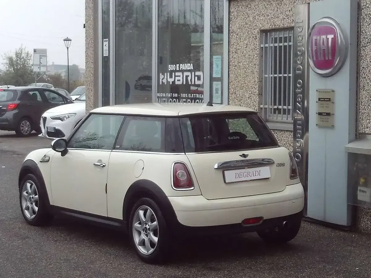 Usata Mini ONE 95 CV (69 kW) 2008 Bianco crema pastello Utilitaria