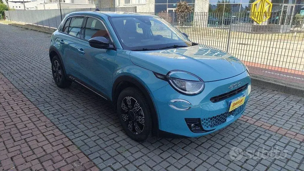 Usata Fiat 600 136 CV (100 kW) 2025 Verde SUV