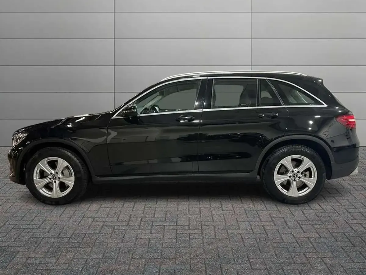Usata Mercedes GLC220 170 CV (125 kW) 2017 Nero ossidiana SUV