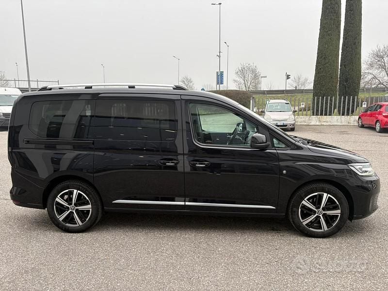 Usata VW Caddy 122 CV (89 kW) 2023 Nero Monovolume