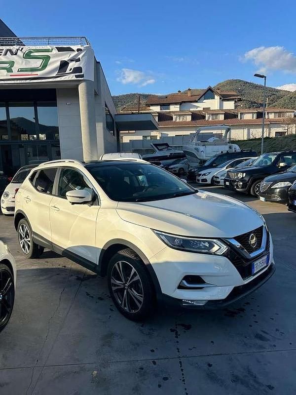 Usata Nissan Qashqai N-Connecta 110 CV (80 kW) 2018 Bianco SUV