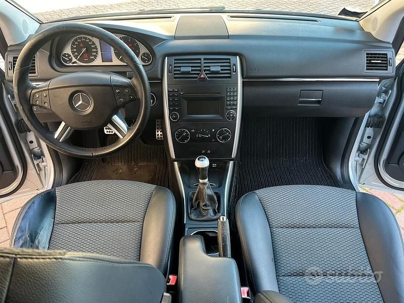 Usata Mercedes B150 95 CV (69 kW) 2008 Grigio Monovolume