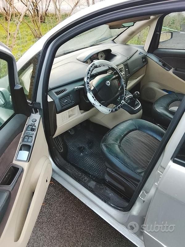 Usata Lancia Musa 2005 Grigio Monovolume