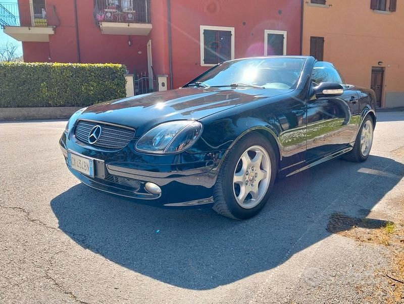 Usata Mercedes SLK230 197 CV (144 kW) 2002 Nero Cabrio