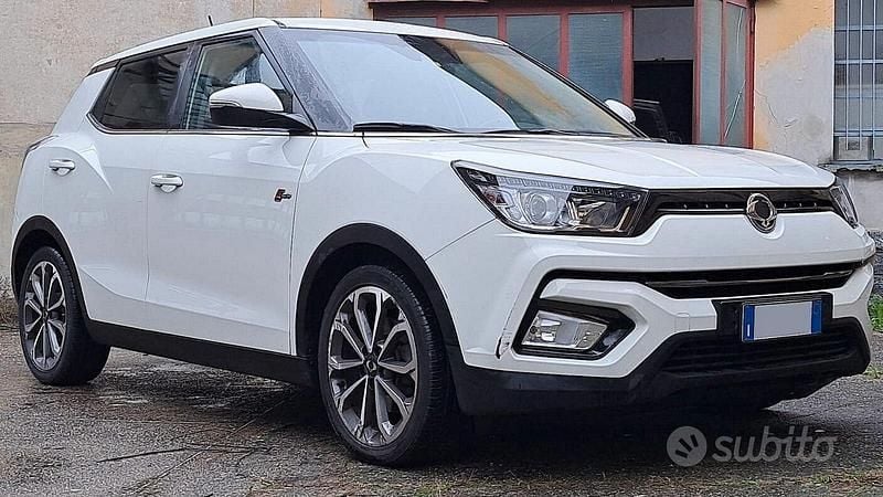 Usata Ssangyong (KGM) Tivoli 116 CV (85 kW) 2019 Bianco SUV
