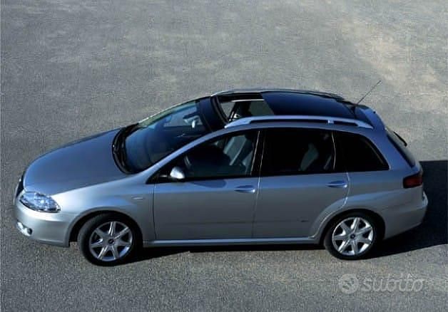 Usata Fiat Croma 150 CV (110 kW) 2010 Grigio Station wagon