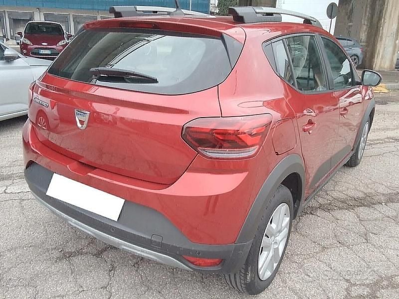 Usata Dacia Sandero Comfort 91 CV (66 kW) 2022 Rosso Berlina