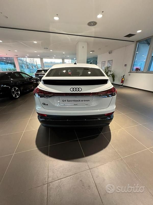 Usata Audi Q4 Sportback e-tron S-Line 125 kW (170 CV) 2025 Bianco SUV