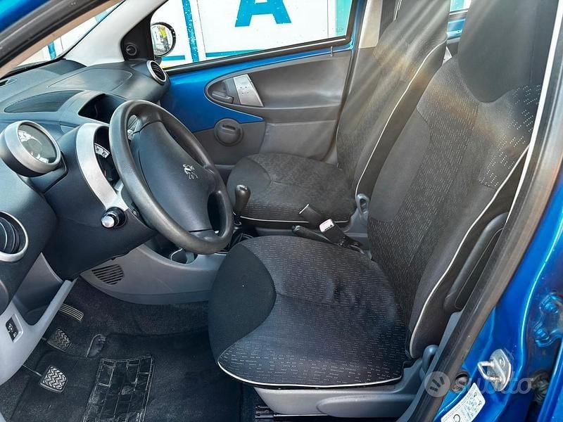 Usata Peugeot 107 68 CV (50 kW) 2010 Blu Utilitaria