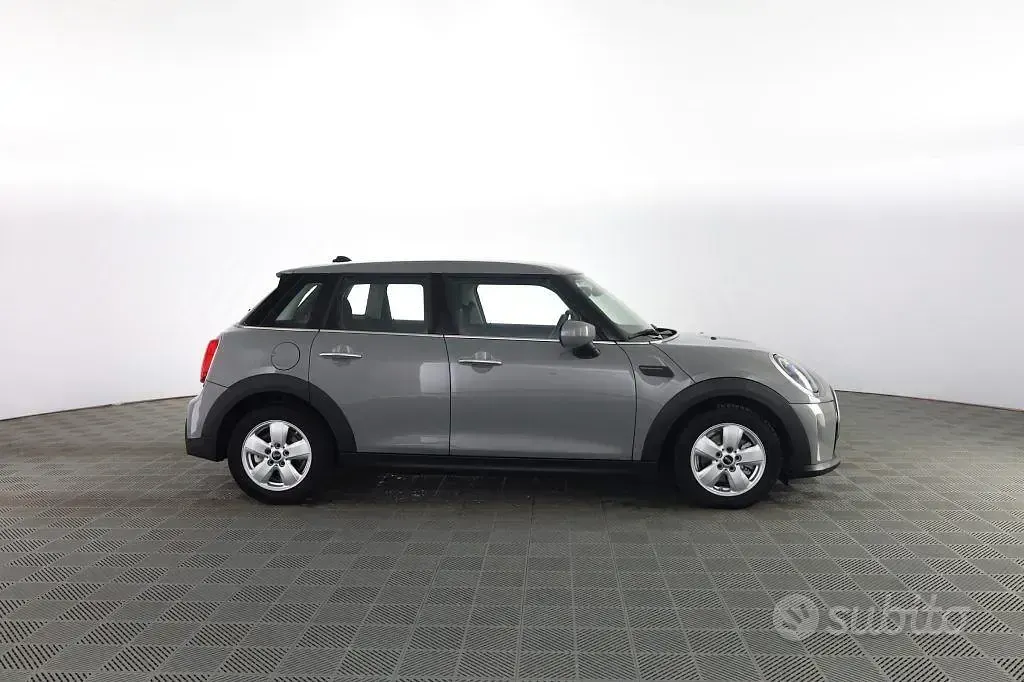 Usata Mini Cooper Essential 136 CV (100 kW) 2022 Grigio Utilitaria