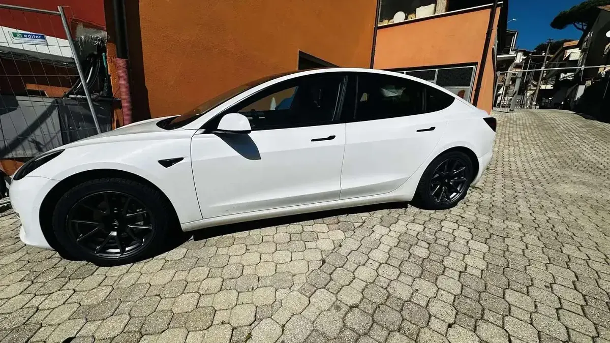 Usata Tesla Model 3 Long Range AWD 152 kW (208 CV) 2021 Bianco Berlina