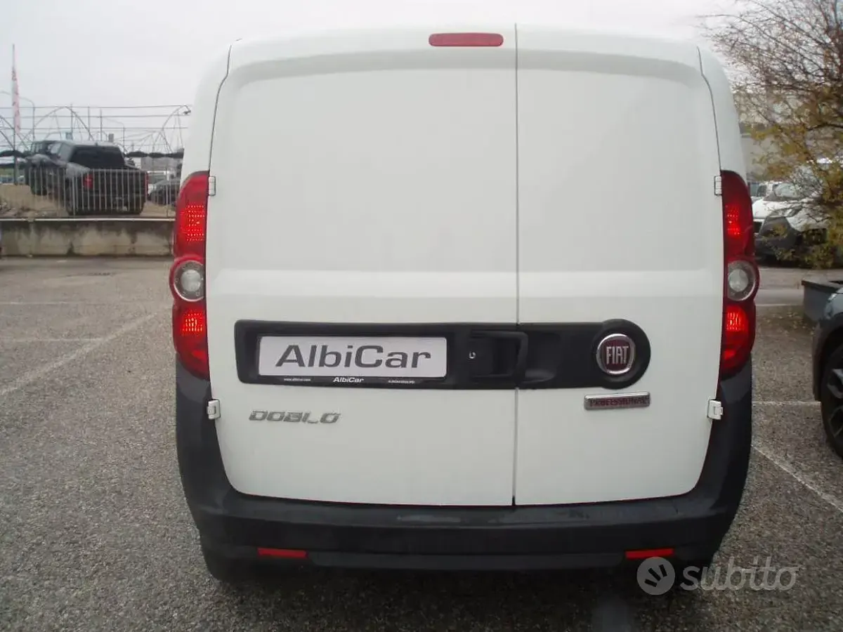 Usata Fiat Doblò 95 CV (69 kW) 2020 Bianco Monovolume
