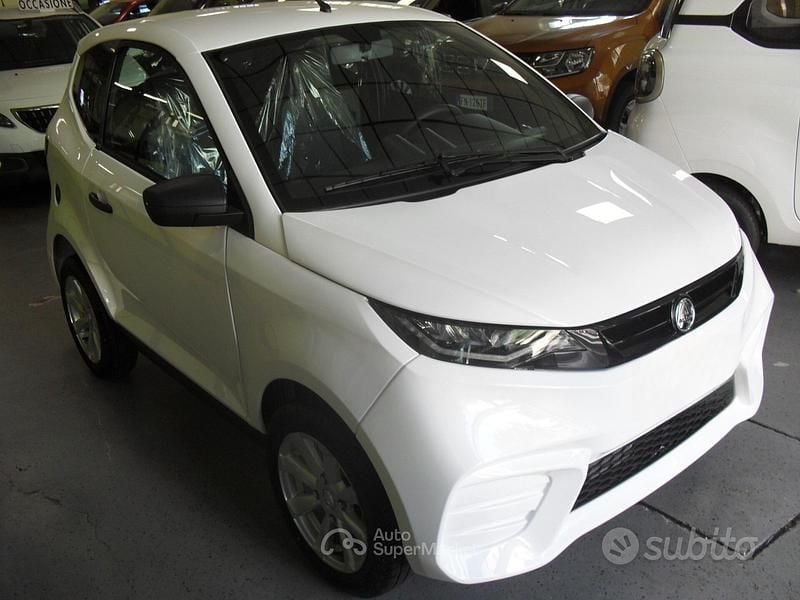 Nuova Aixam City Pack 88 CV (64 kW) 2025 Bianco Berlina