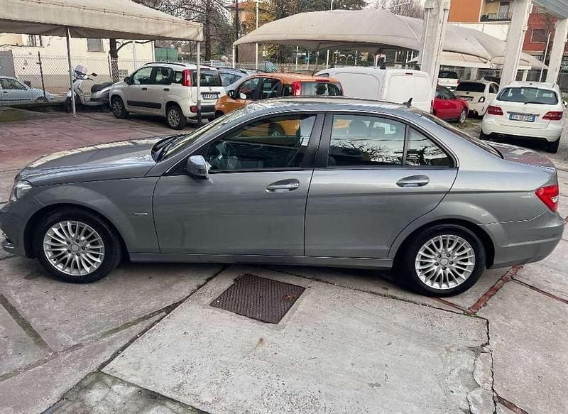 Usata Mercedes C180 Elegance 156 CV (114 kW) 2011 Berlina