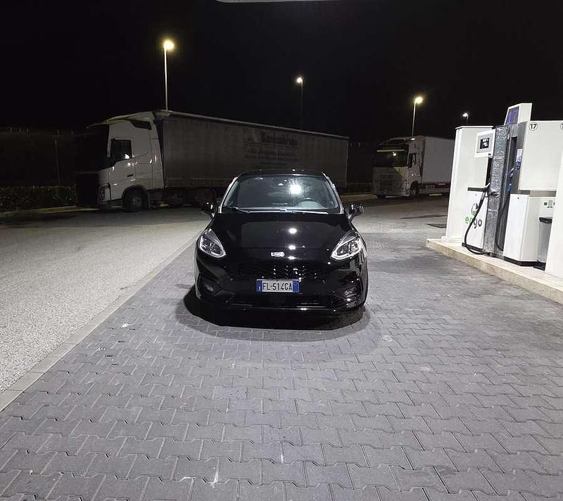 Usata Ford Fiesta ST-Line 120 CV (88 kW) 2017 Nero Berlina