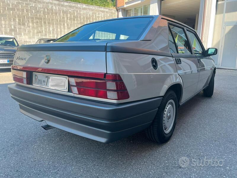 Usato 1990 Alfa Romeo 75 1.6 Benzin 105 CV (8.500 €)