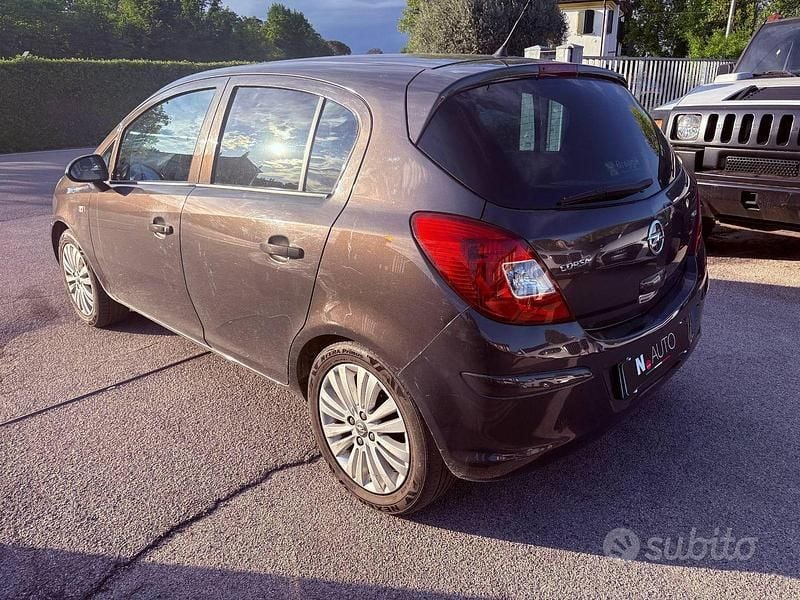 Usata Opel Corsa Edition 75 CV (55 kW) 2014 Grigio Utilitaria