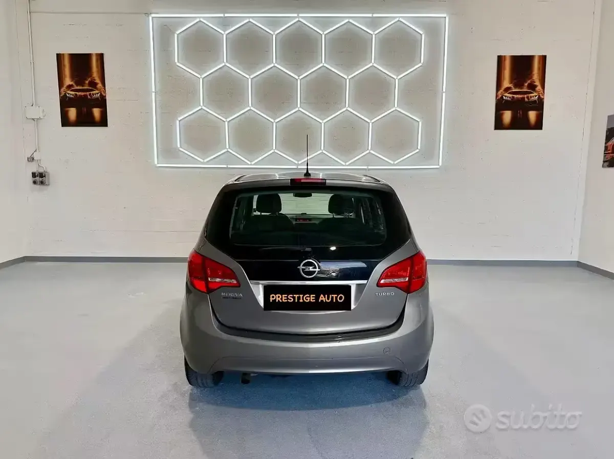 Usata Opel Meriva Cosmo 120 CV (88 kW) 2011 Marrone Monovolume