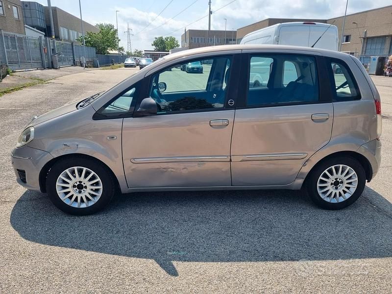 Usata Lancia Musa 2012 Grigio Monovolume