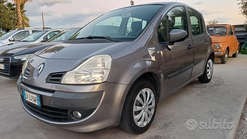 Grigio Usata 2009 Renault Modus Dynamique Monovolume | 2900 € (Ottimo prezzo) - Immagine 1/4